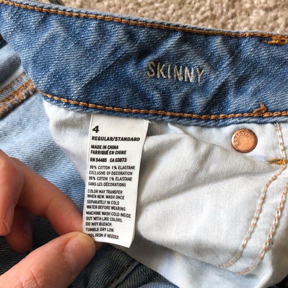 American Eagle Ripped Jeans - Picture 3 of 4